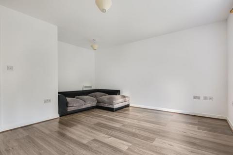 2 bedroom flat to rent, Glandford Way, Chadwell Heath, RM6