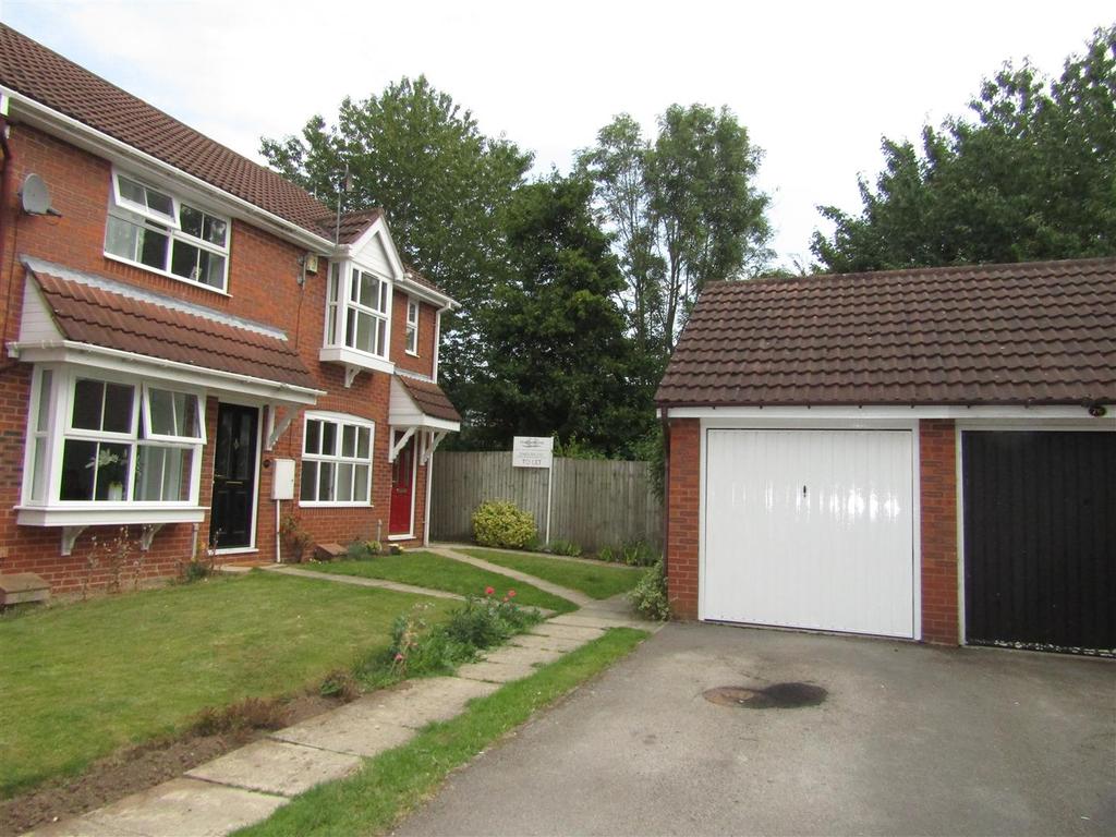 Hunters Row, Boroughbridge, York 2 bed house £750 pcm (£173 pw)