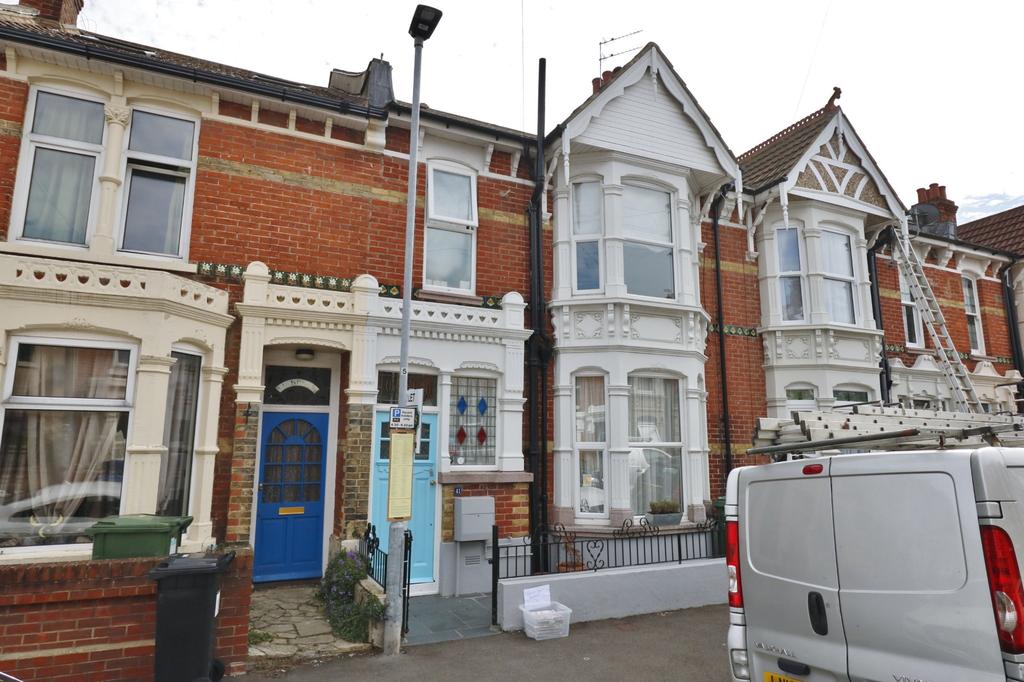 Haslemere Road, Southsea Unfurnished 3 bed terraced house £1,150 pcm (£265 pw)