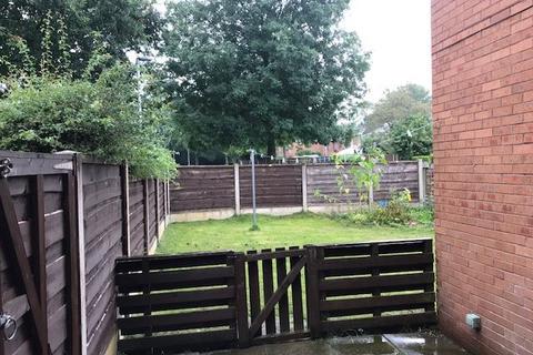 3 bedroom mews to rent, Tiree Close, Stockport, SK7