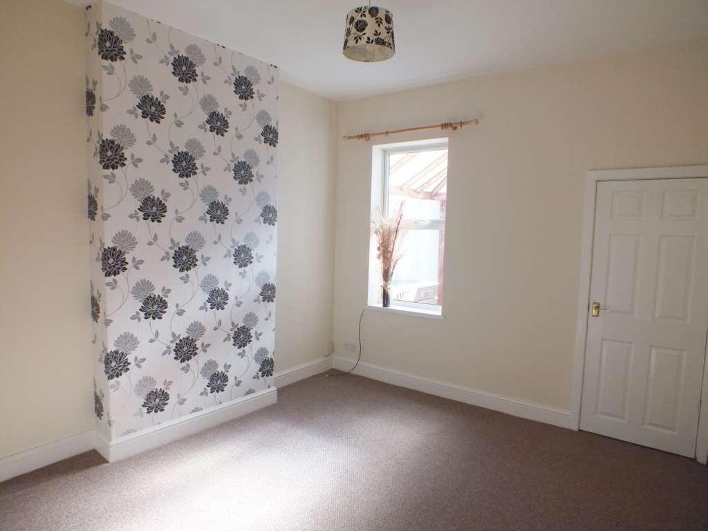 Marsh Lane, Erdington 3 bed semidetached house £650 pcm (£150 pw)