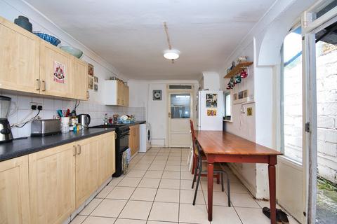 4 bedroom terraced house to rent, Homerton High Street,  Homerton, Hackney, E9