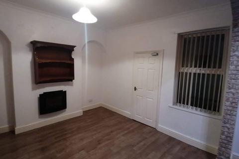 2 bedroom flat to rent, Flat 1, 33 Bennethorpe , Doncaster