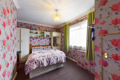 4 bedroom townhouse for sale, Roundwood Glen, Bradford, West Yorkshire, BD10