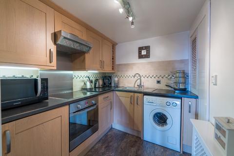 2 bedroom flat to rent, Chapel Lane, The Shore, Edinburgh, EH6