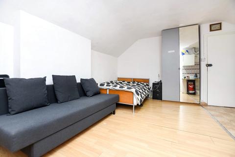 1 bedroom flat to rent, Walm Lane, London, NW2