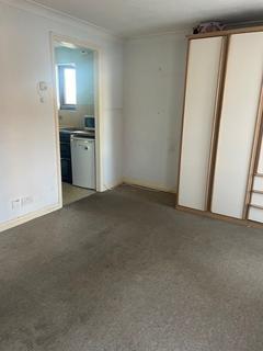 Studio to rent, Meon Close, Petersfield