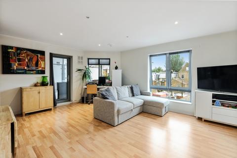 2 bedroom apartment for sale, Diamond Court, Cherington Road, Hanwell, W7