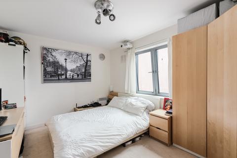 2 bedroom apartment for sale, Diamond Court, Cherington Road, Hanwell, W7