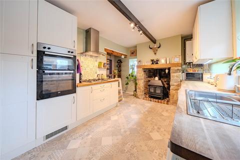 2 bedroom terraced house for sale, Old Road, Farsley, Pudsey, West Yorkshire
