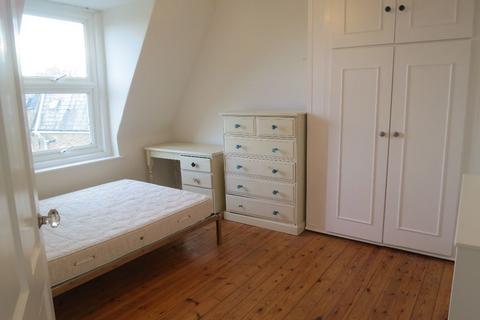 undefined, Crown Road, Twickenham