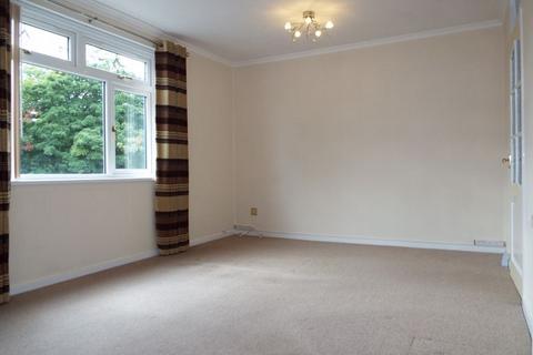 3 bedroom terraced house to rent, Lynwood Walk, Harborne, Birmingham, B17 0LS