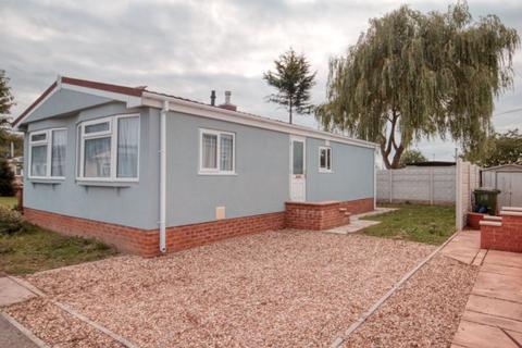 2 bedroom park home to rent, Charnwood Park Estate