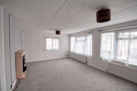 2 bedroom park home to rent, Charnwood Park Estate