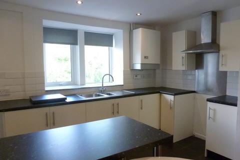 3 bedroom cottage to rent, Queens Square, Hoddlesden, BB3 3NQ
