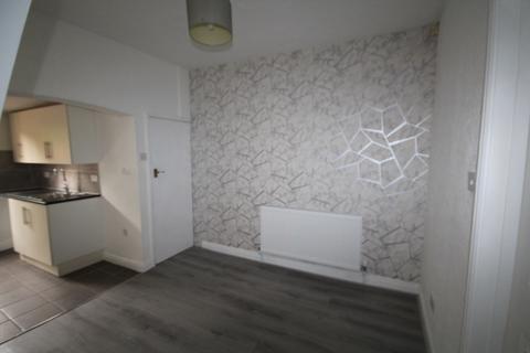 2 bedroom terraced house to rent, Carlton Avenue, Delhi St, Hull, HU9