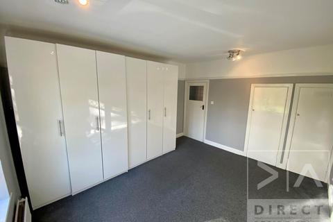 2 bedroom apartment to rent, South Street, Epsom KT18