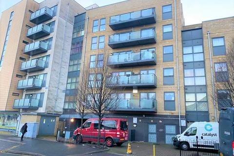 1 bedroom flat to rent, North Drive, Hounslow, London TW3