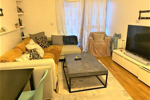 1 bedroom flat to rent, North Drive, Hounslow, London TW3