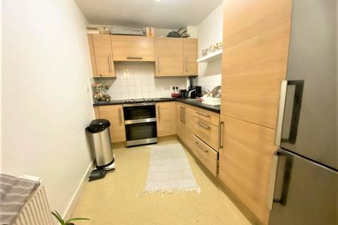 1 bedroom flat to rent, North Drive, Hounslow, London TW3