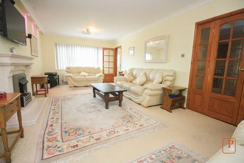 4 bedroom house to rent - Blenheim Drive, Colchester, Essex, CO2