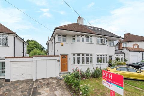 6 Molescroft, London, SE9 3JU