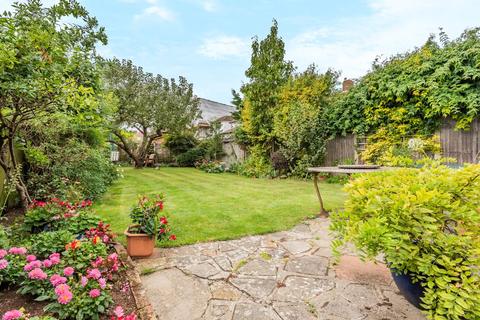 6 Molescroft, London, SE9 3JU