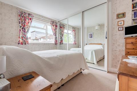 6 Molescroft, London, SE9 3JU