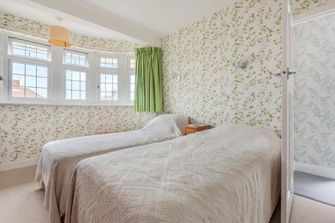 6 Molescroft, London, SE9 3JU