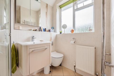 6 Molescroft, London, SE9 3JU