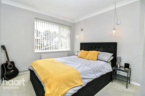 2 bedroom maisonette to rent, Chastilian Road, Dartford