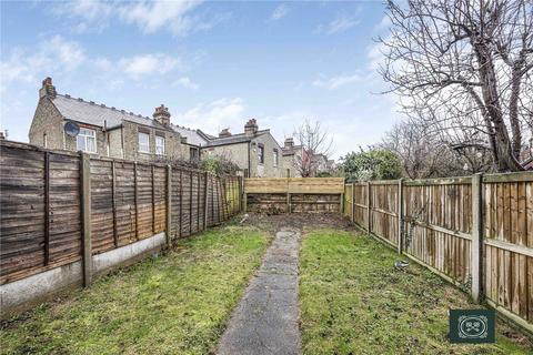 2 bedroom apartment to rent, Lakefield Road, London, N22