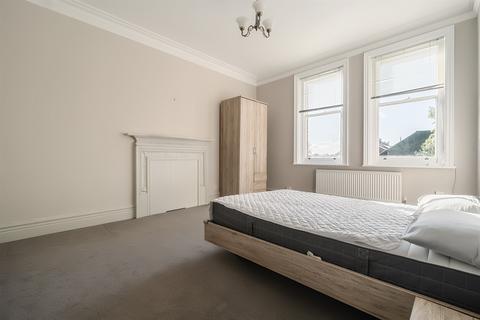 2 bedroom apartment to rent, Bath Road, Reading, RG1