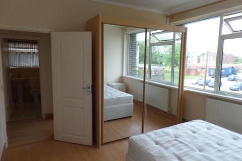 2 bedroom flat to rent, Kennerleigh Road, Rumney, Cardiff