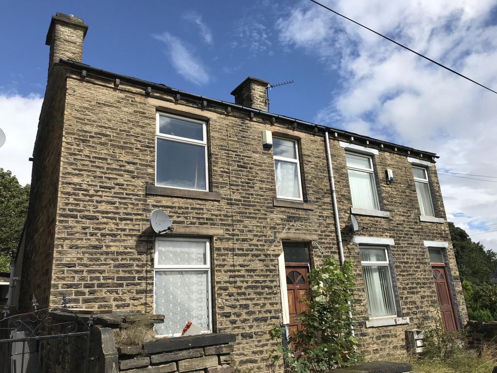 Deighton Road, Huddersfield, West Yorkshire, HD2 2 bed semidetached