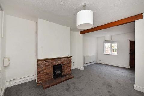 2 bedroom end of terrace house to rent, Sparrow Lane, Knutsford