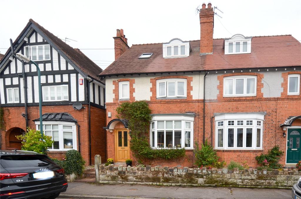 Sandhills Lane, Barnt Green, Birmingham, B45 4 bed semidetached house