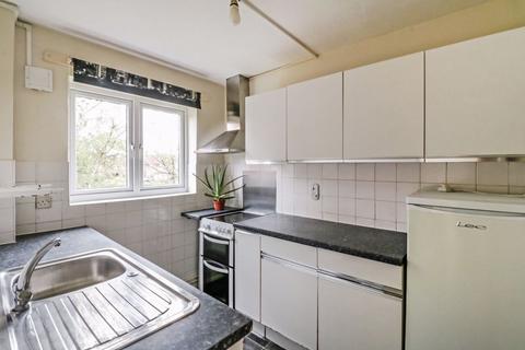 1 bedroom flat for sale, Langley - Walking distance to Langley Mainline