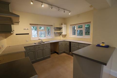 4 bedroom detached house to rent, Meadfoot Road, Torquay