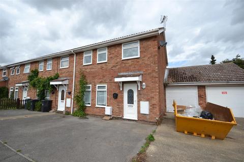 3 bedroom end of terrace house to rent, The Leas, Burnham-On-Crouch