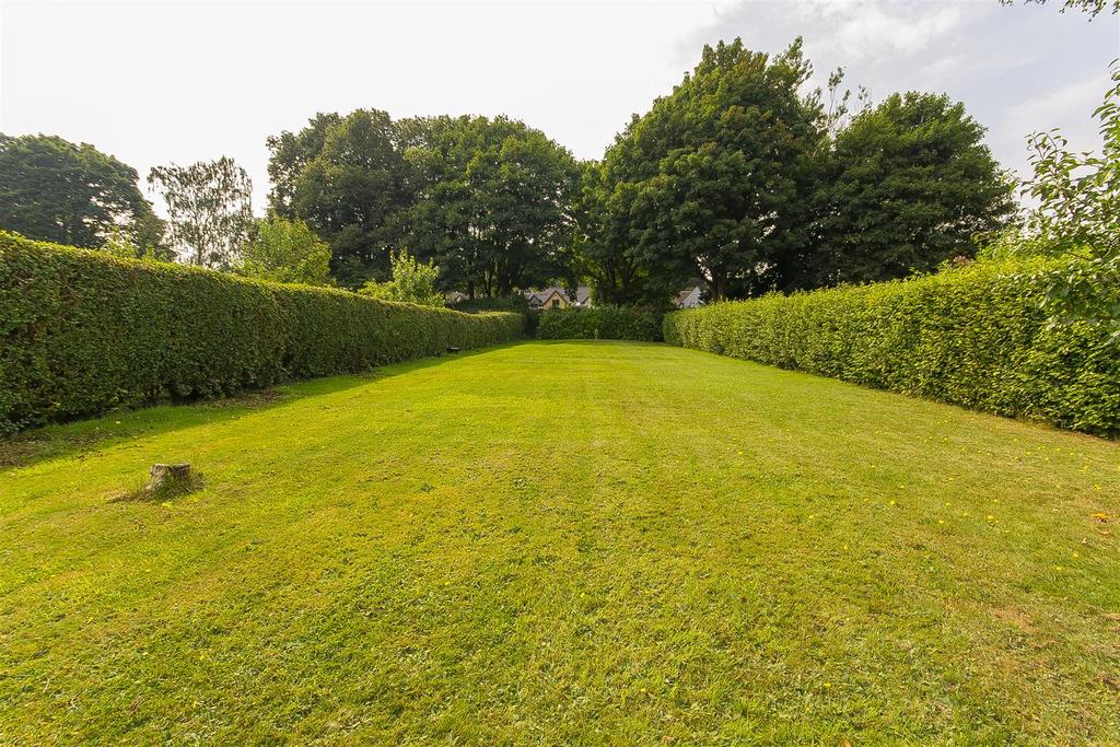 Derby Road, Wingerworth, Chesterfield 2 bed detached bungalow £265,000