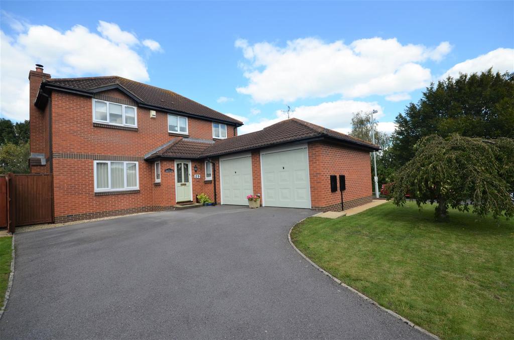 Old Station Gardens, Henstridge, 4 bed detached house £
