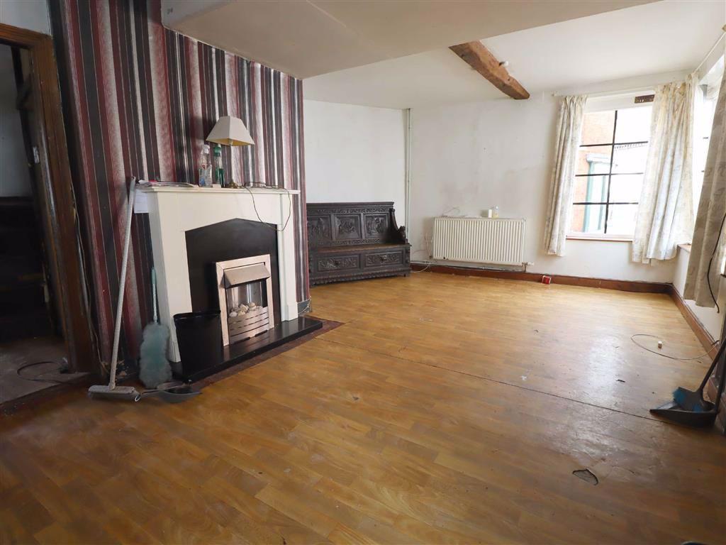 St Johns Hill, Ellesmere, SY12 4 bed townhouse £70,000