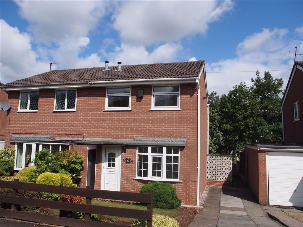North Street, Leek 2 bed semidetached house £500 pcm (£115 pw)