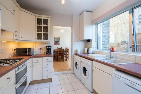 103 Canbury Avenue, Kingston Upon Thames, KT2 6JR