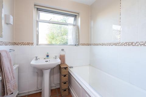 103 Canbury Avenue, Kingston Upon Thames, KT2 6JR