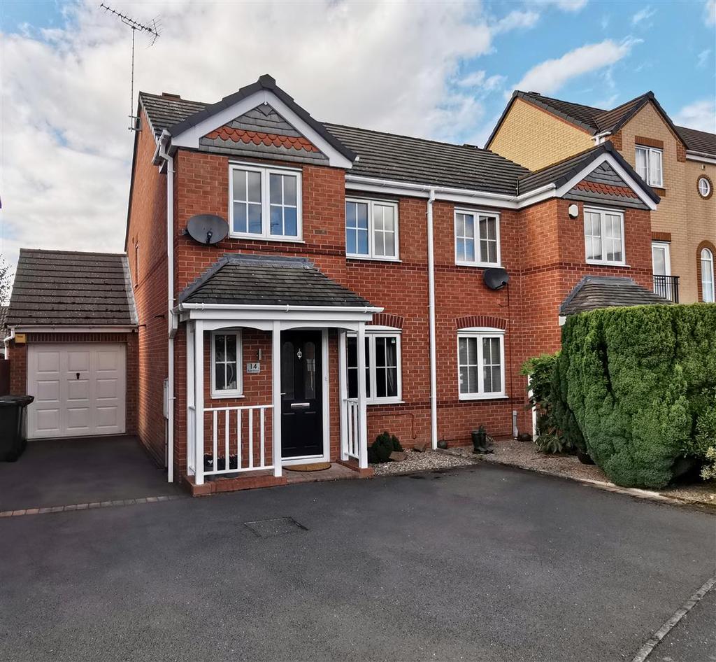 Kyle Road, Hilton, Derby 3 bed semidetached house £185,000