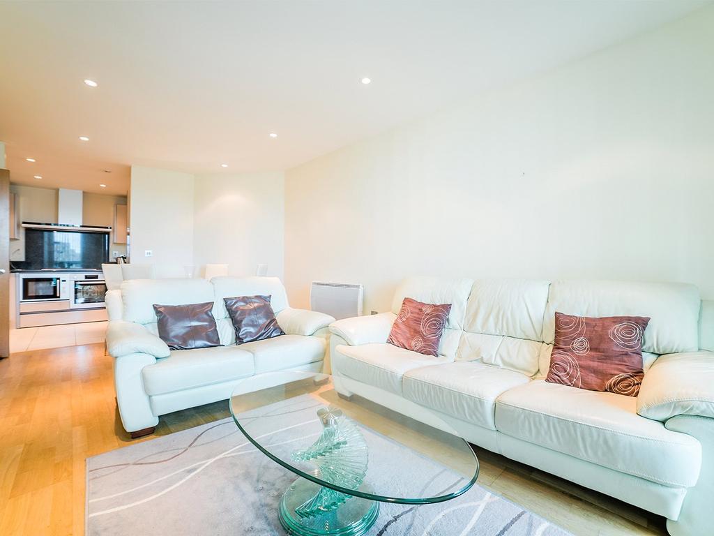 Flat to rent in George Wharf Vauxhall, London SW8