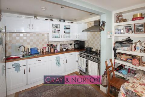 2 bedroom maisonette for sale, Waddon New Road, Croydon, CR0