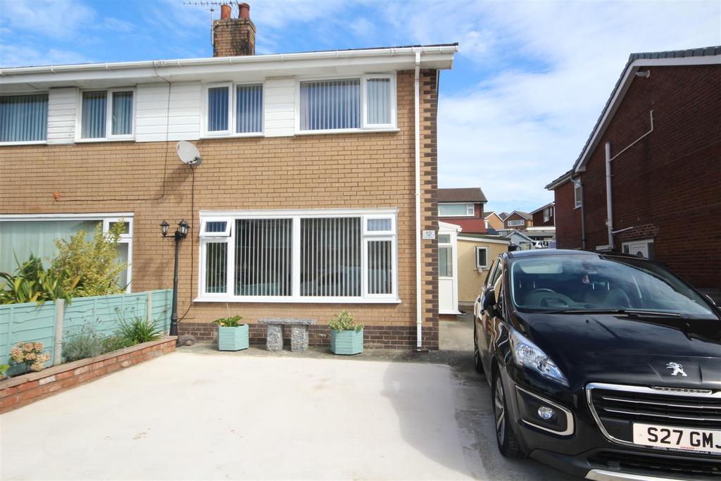 Bryn Ffynnon, Llandudno Junction 3 bed semidetached house £175,000